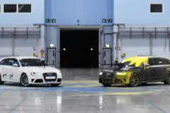 two-audi-rs4-combine-drifting-and-paintball-video-55650-7