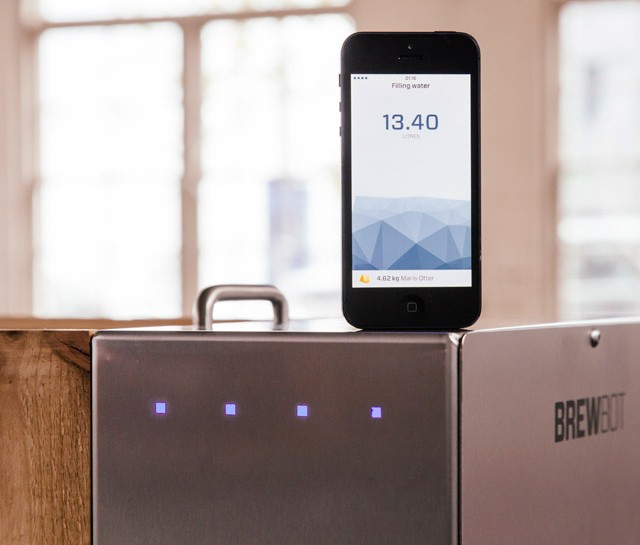 brewbot-smartphone-controlled-brewing-system-designboom01