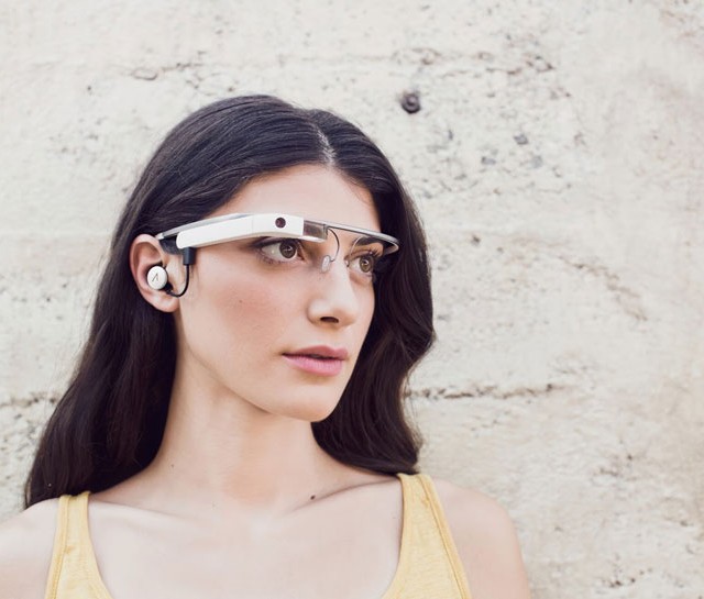 google-glass-reveals-second-generation-device-designboom02